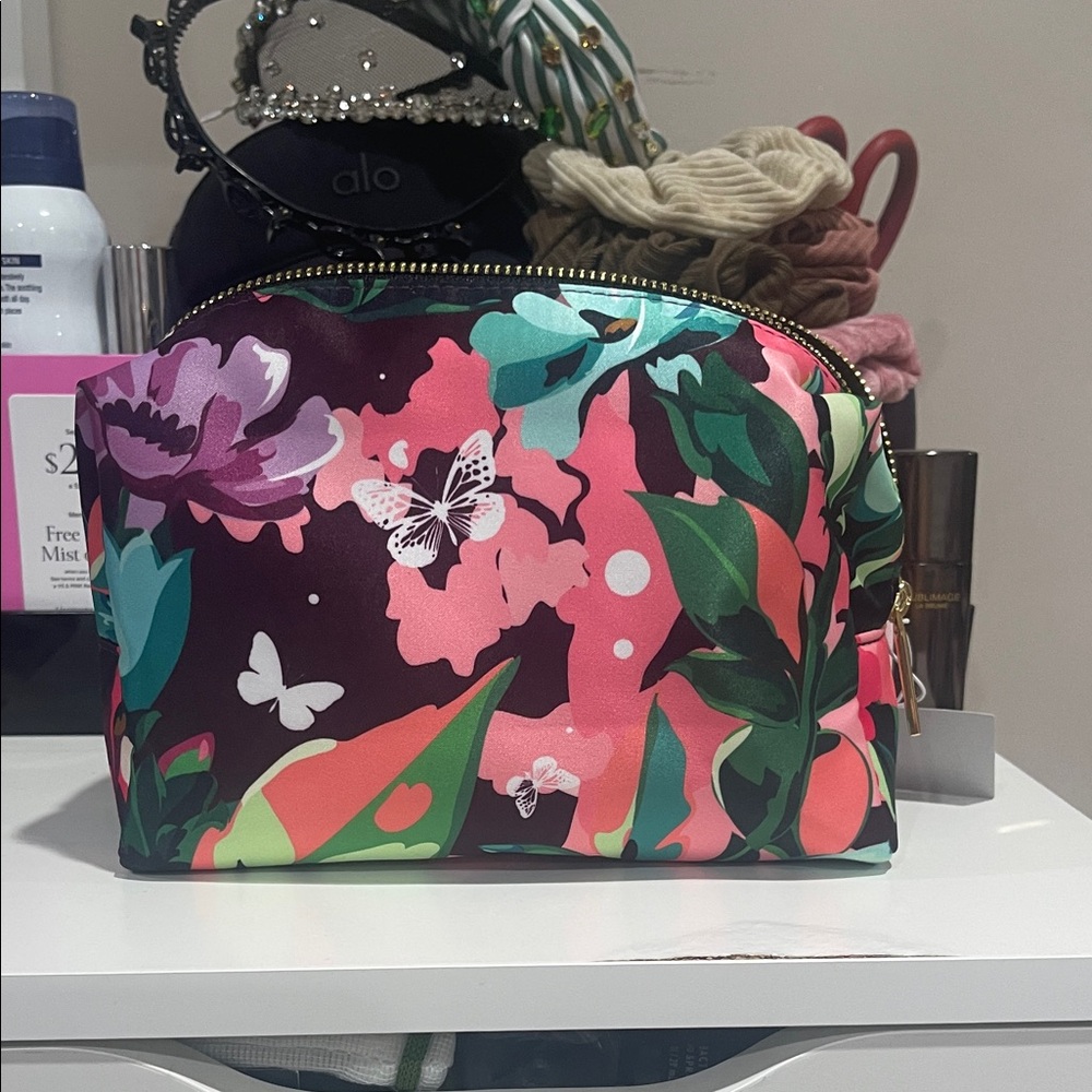 True Botanicals Floral Print Women's cosmetic bag